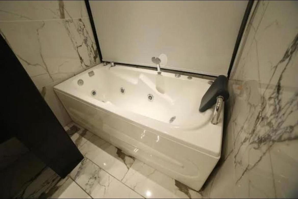 Grand Ittehad Boutique Hotel Lahore Bagian luar foto