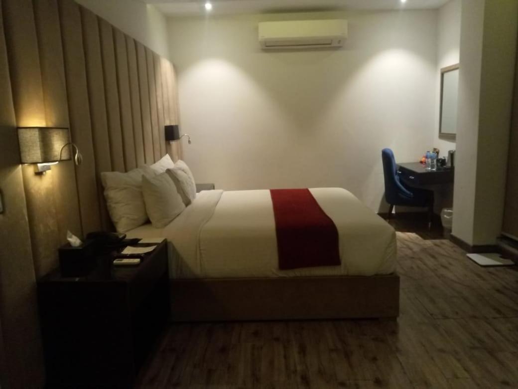 Grand Ittehad Boutique Hotel Lahore Bagian luar foto